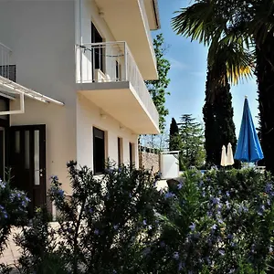 https://apartmani-dusko-ika.primorje-gorskikotar.com